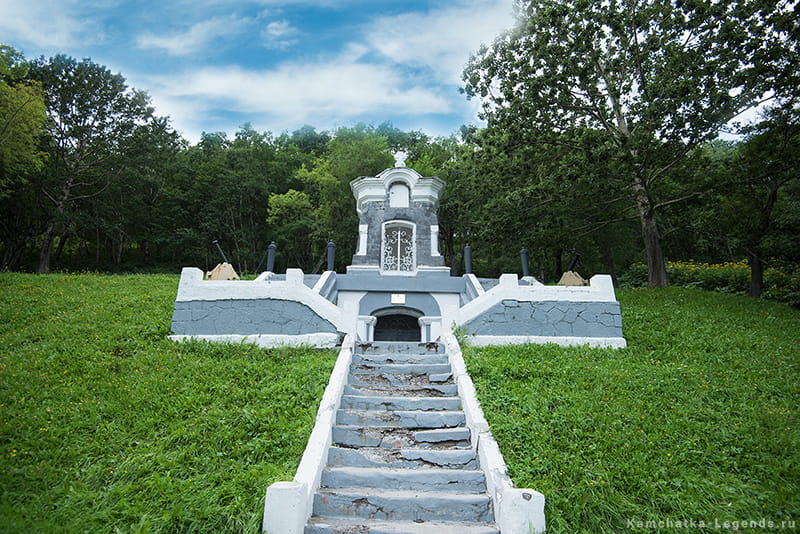 Некрополь на Никольской сопке