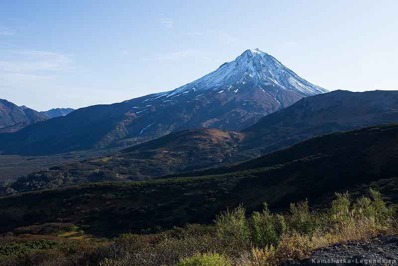 вид на заснеженный вулкан Вилючинский