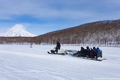 доставка туристов на снегоходе в зимнее время
