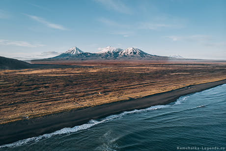Черный пляж