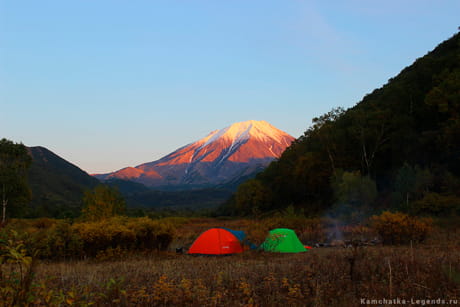 Лагерь с палатками
