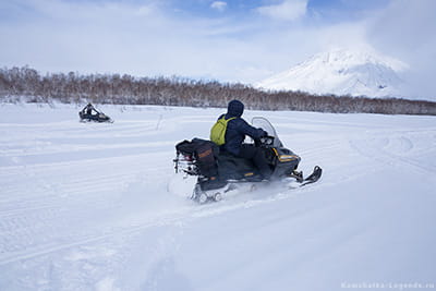 поднимаемся на снежный перевал