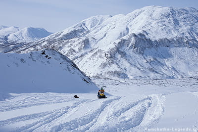 подъем по заснеженному перевалу